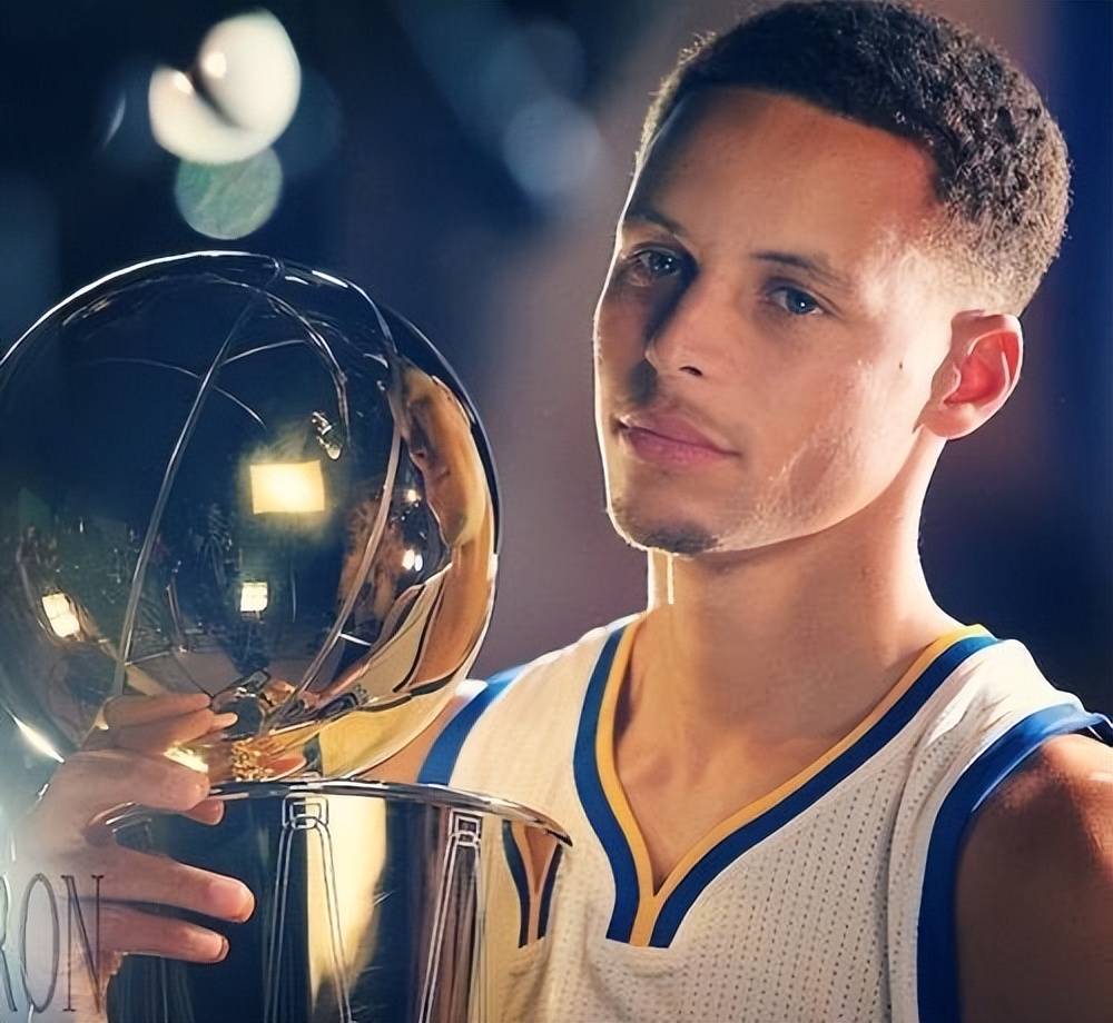 图赫尔：恩古莫哈是当世最优秀年轻天才，他和道曼都可能去世界杯